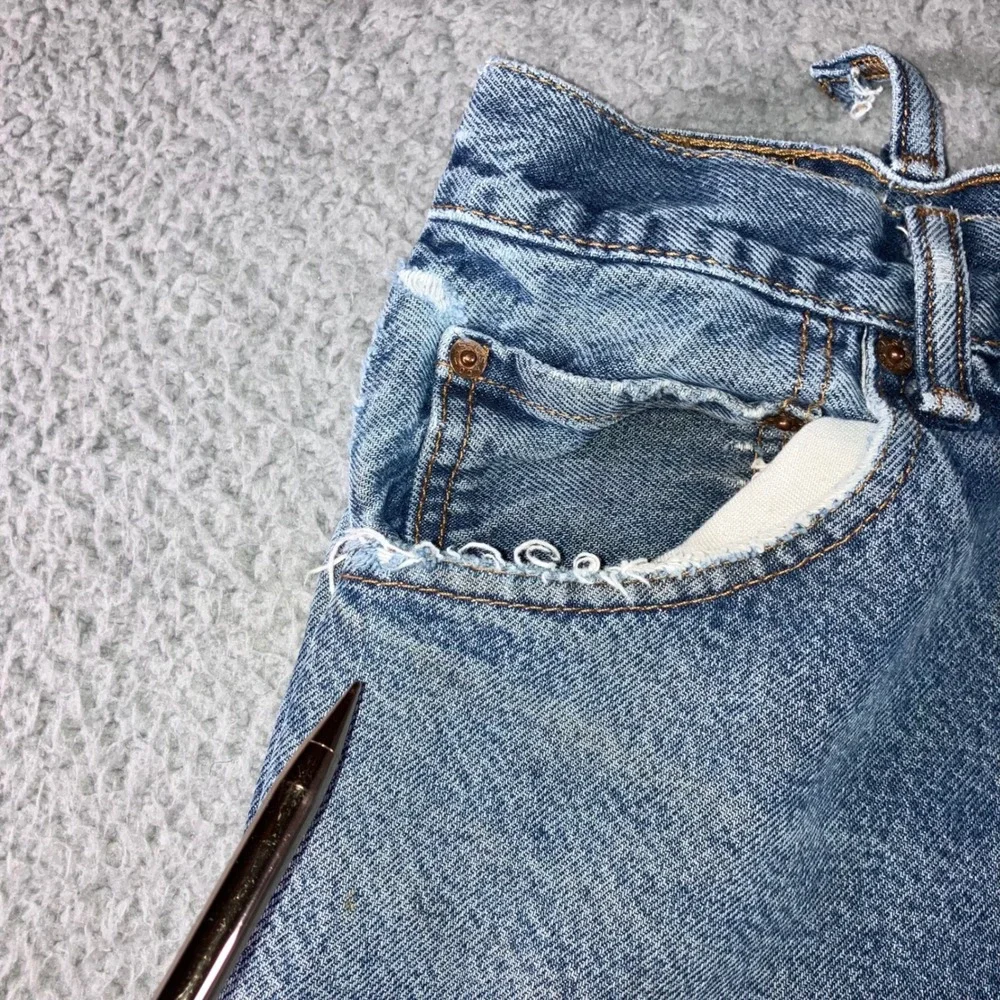 Vtg Levi's 517 Bootcut Jeans Mens 36x32 Blue Distressed Thrashed Punk Grunge Y2K